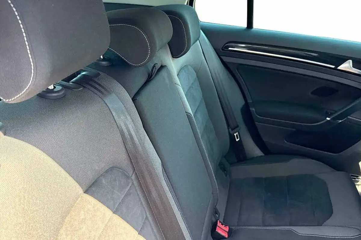 2019-volkswagen-golf-16tdi-gt-hatchback-5d-big-7