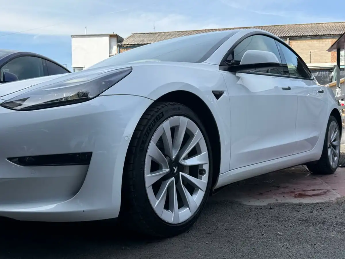 2021-tesla-model-3-e-long-range-4x4-big-15