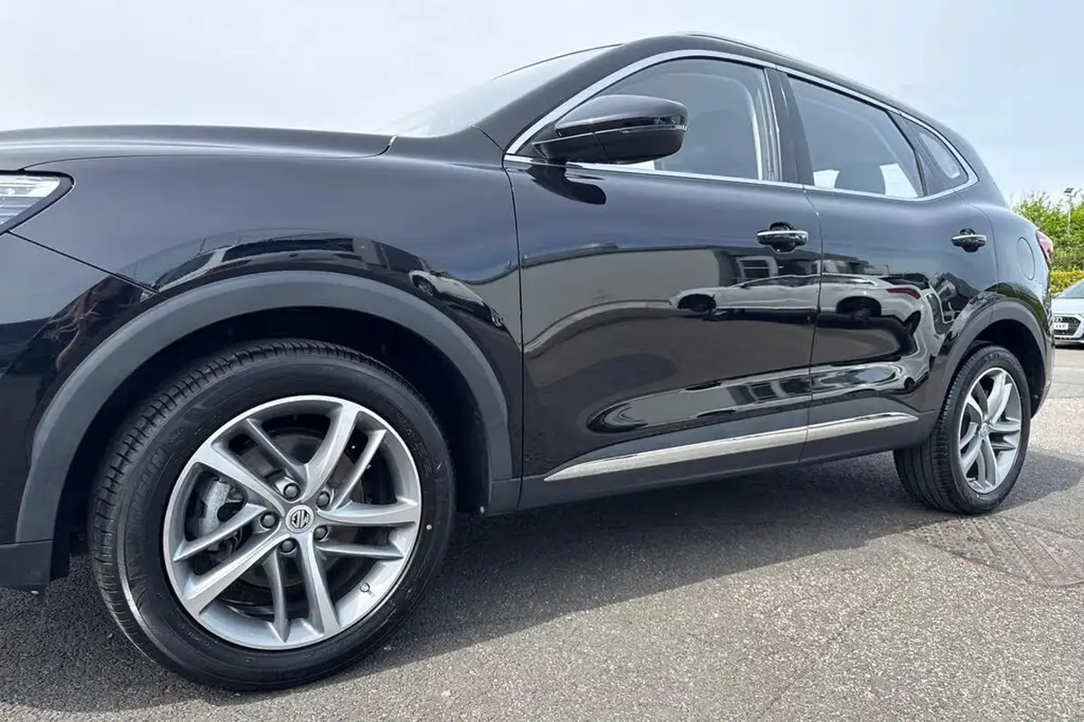 2022-mg-hs-15t-gdi-excite-162ps-dct-big-27