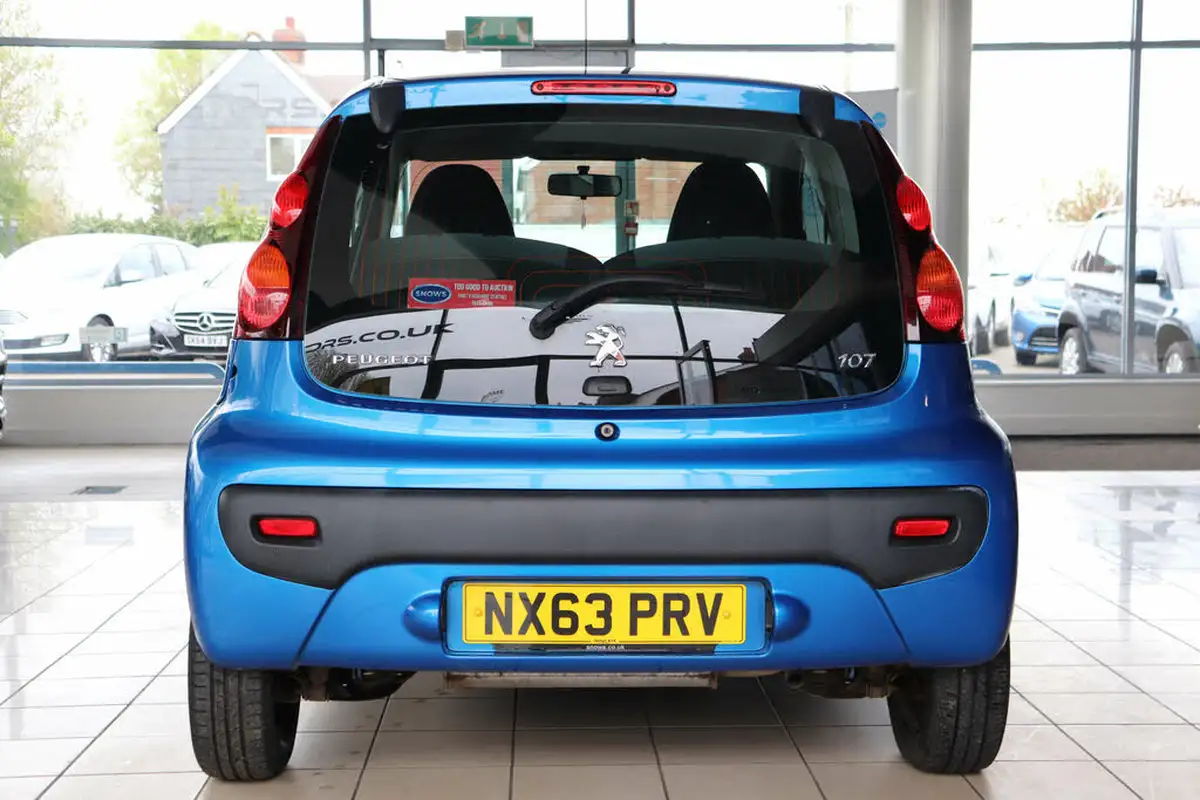 2013-peugeot-107-10-access-big-6