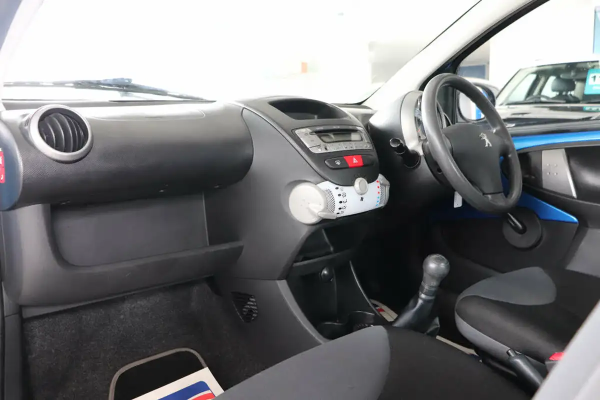 2013-peugeot-107-10-access-big-3