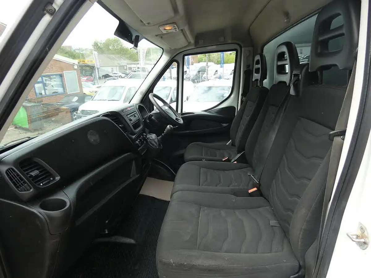 2016-iveco-daily-c-class-23td-35c13-3750-chassis-cab-big-10