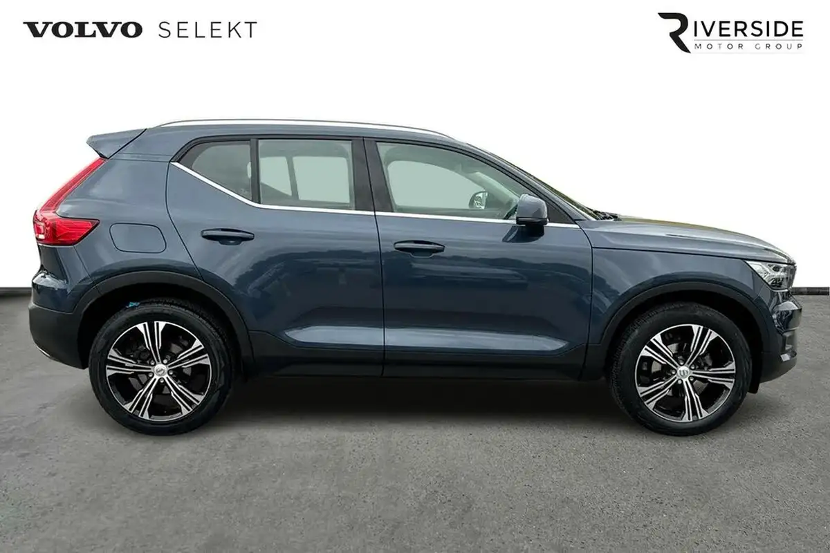 2019-volvo-xc40-15-t3-inscription-163bhp-geartronic-big-3