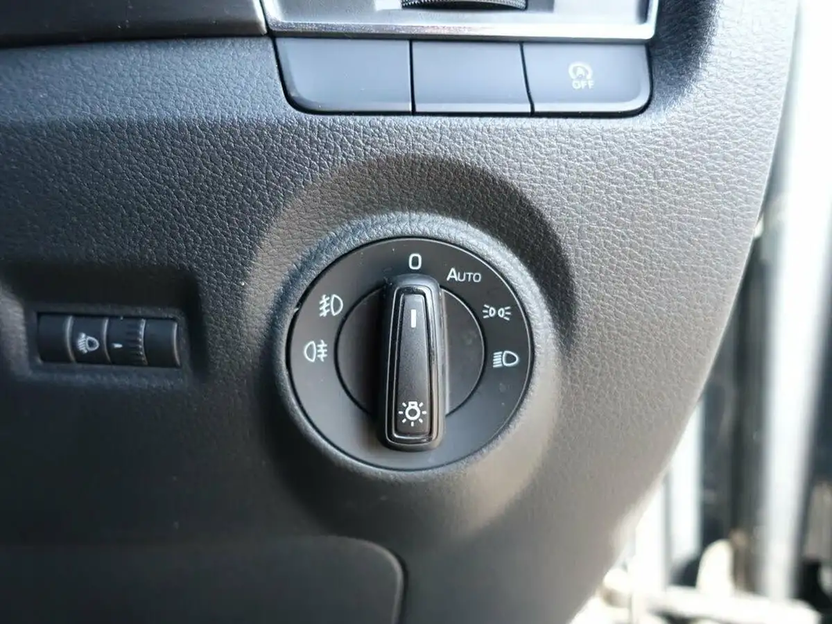 2017-skoda-fabia-12-tsi-se-l-109ps-hatchback-big-25