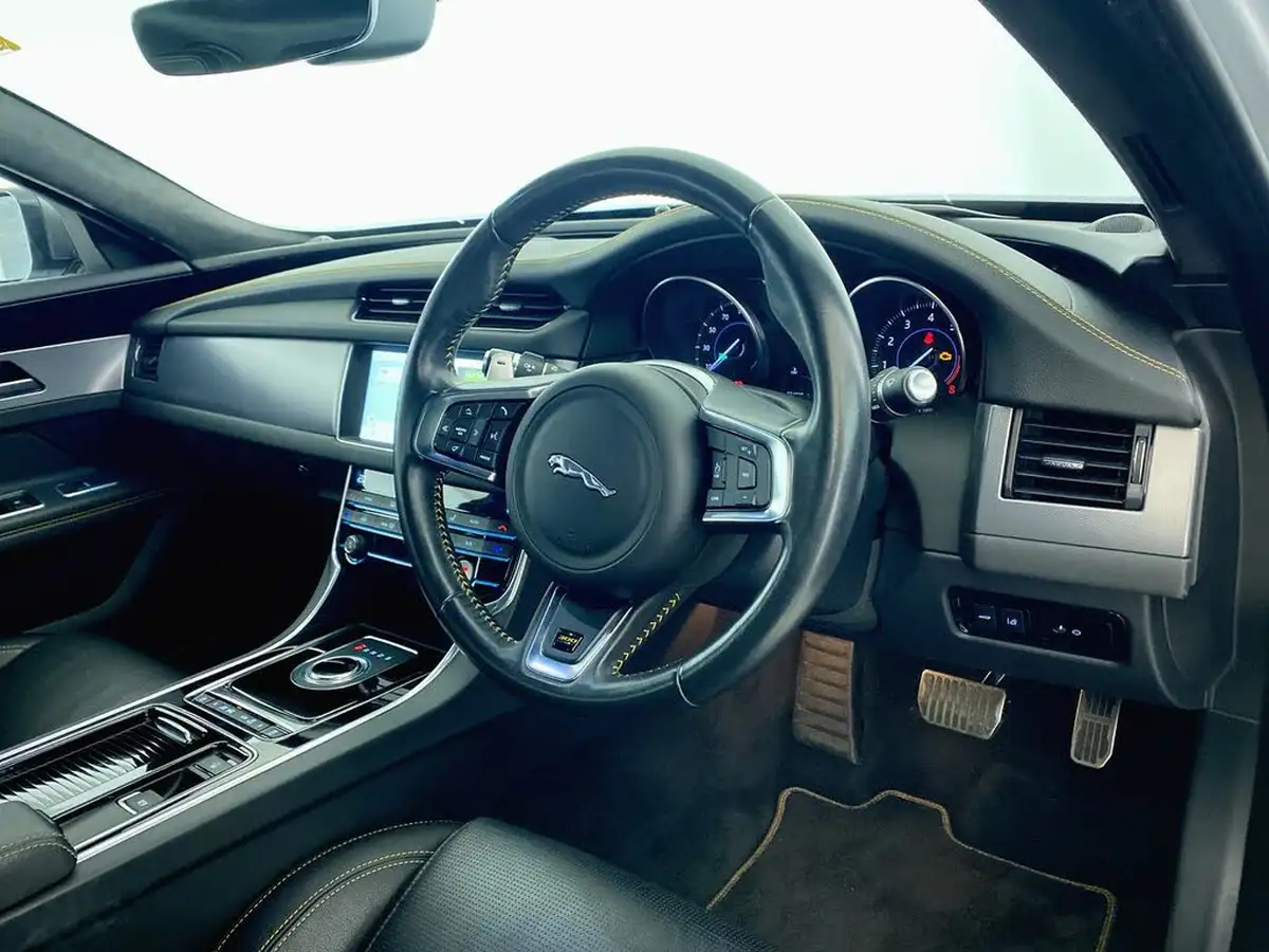 2018-jaguar-xf-20i-r-sport-300ps-awd-saloon-4d-1997cc-big-30