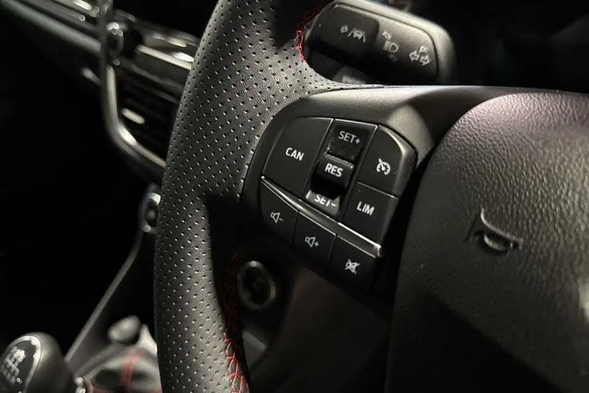 2022-ford-fiesta-10t-st-line-x-100ps-big-26