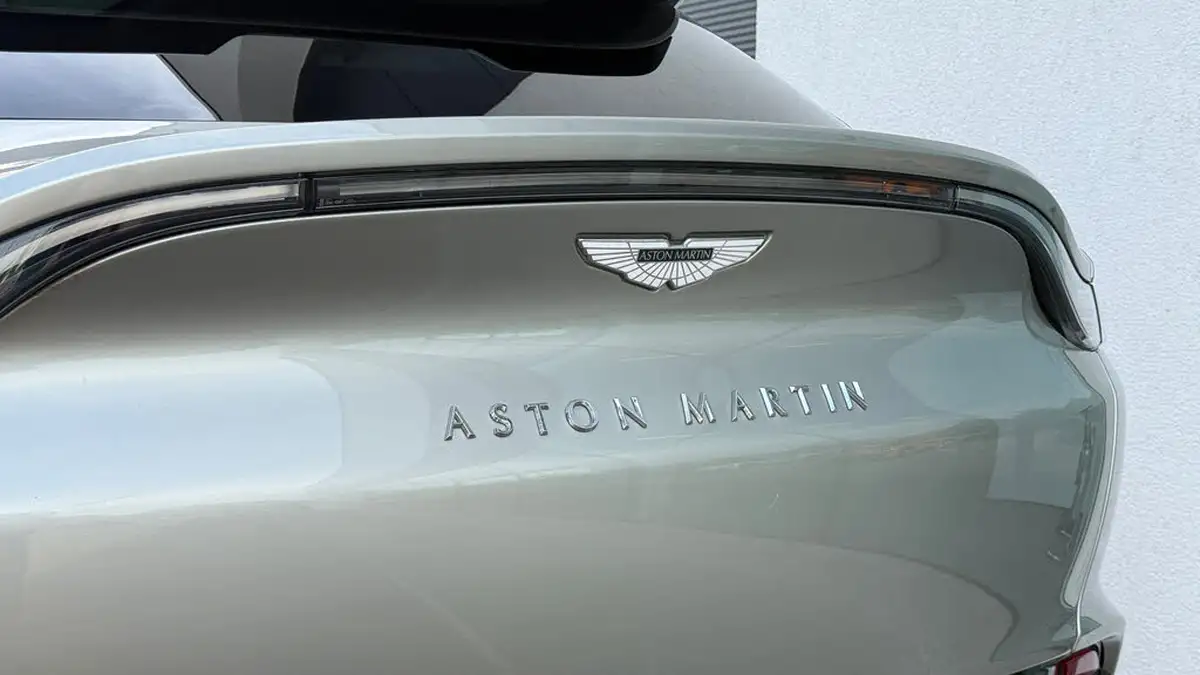 2023-aston-martin-dbx-40-v8-big-7