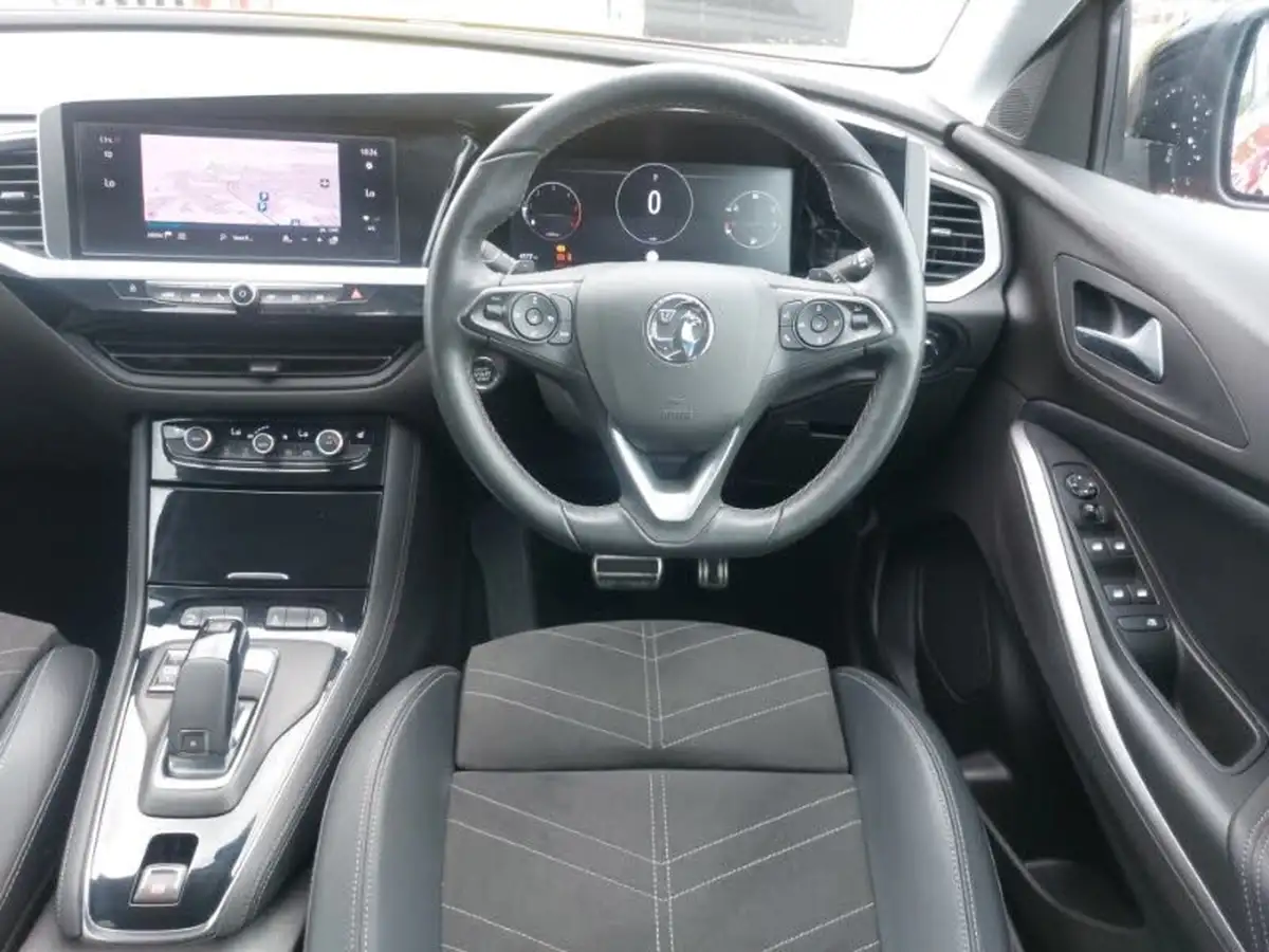 2023-vauxhall-grandland-15td-ultimate-big-6