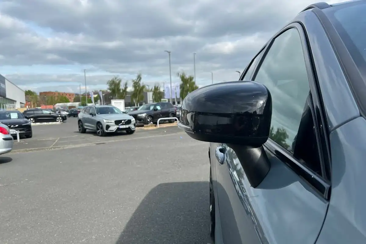 2022-volvo-xc60-20-t8-r-design-pro-455bhp-plug-in-hybrid-big-18