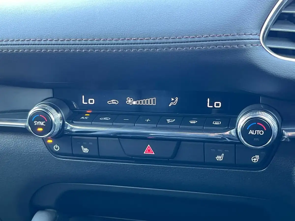 2025-mazda-mazda3-20-e-skyactiv-x-takumi-big-20