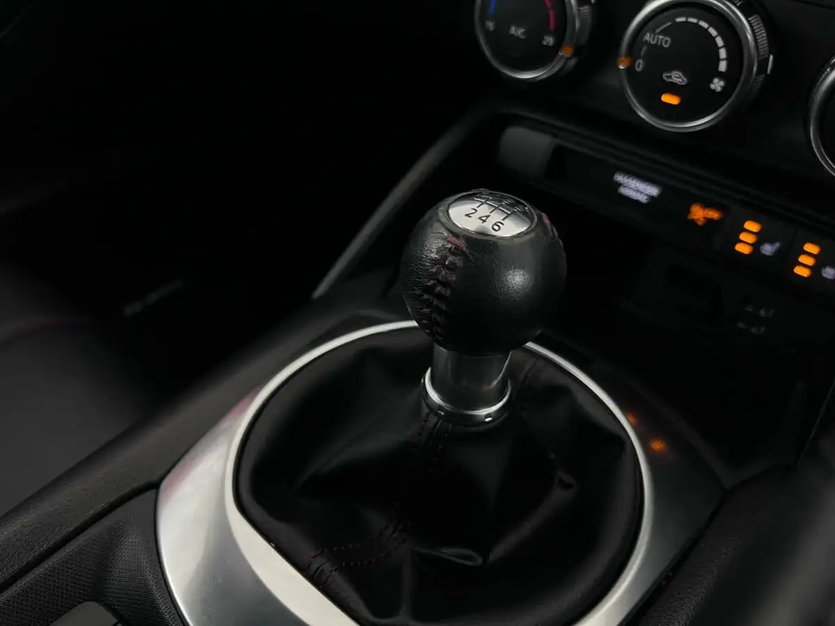 2015-mazda-mx-5-15-sport-nav-big-30