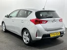2014-toyota-auris-16-excel-hatchback-small-5