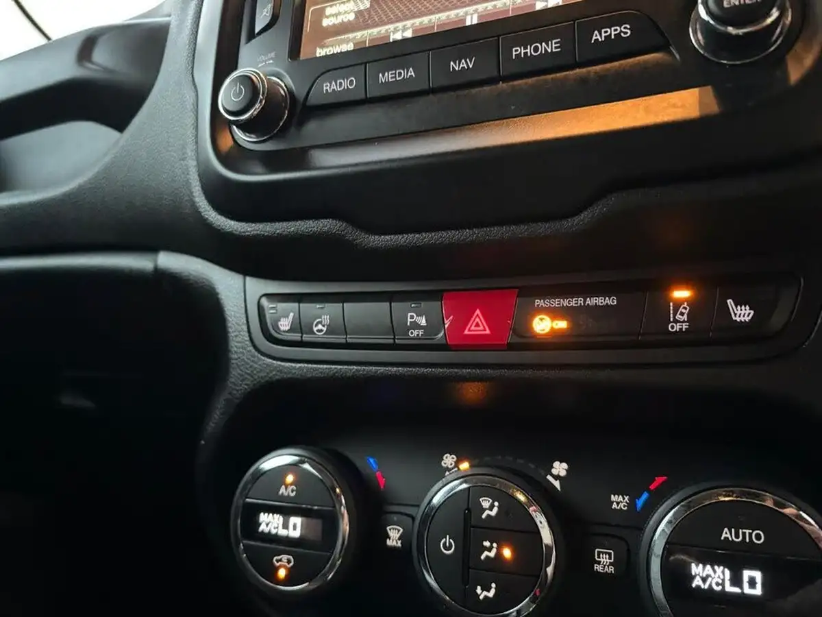 2015-jeep-renegade-14-multiair-ii-limited-138bhp-1368cc-ddct-big-21