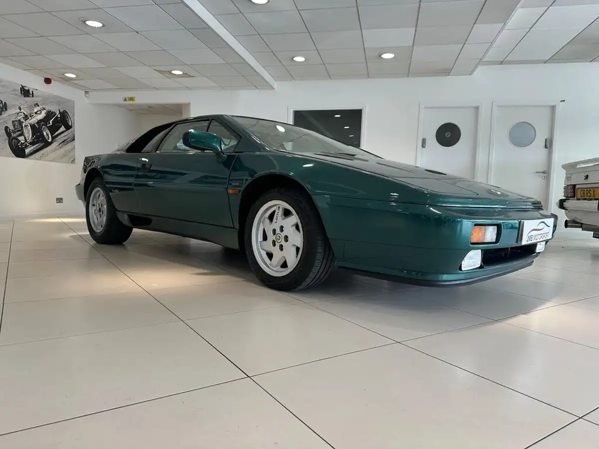 1990-lotus-esprit-22-turbo-big-0
