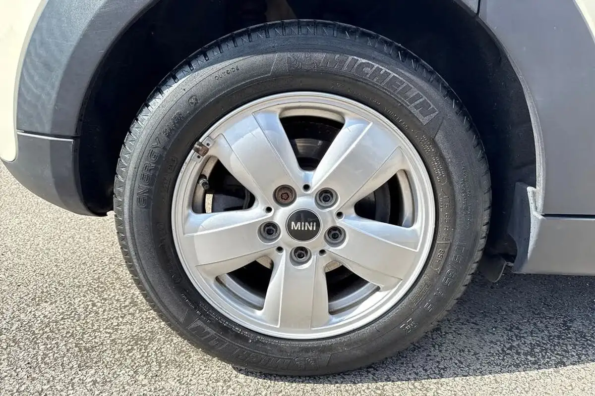 2019-mini-cooper-15-cooper-classic-hatchback-5d-big-10