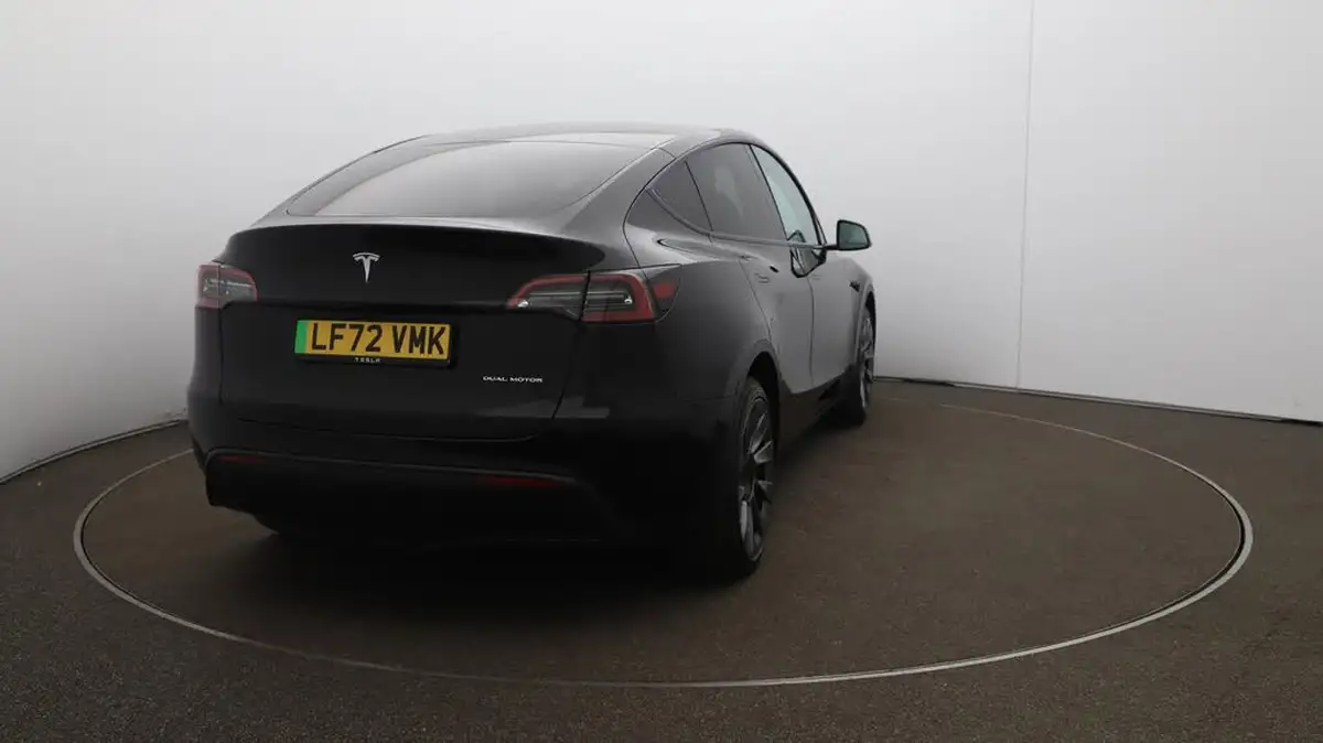 2022-tesla-model-y-e-long-range-big-56