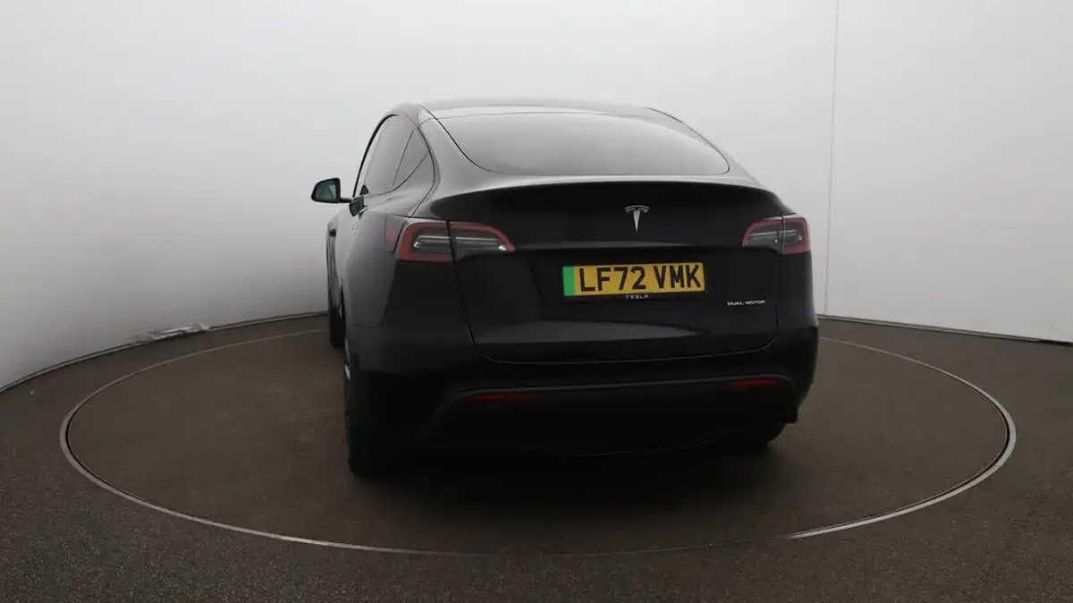 2022-tesla-model-y-e-long-range-big-60