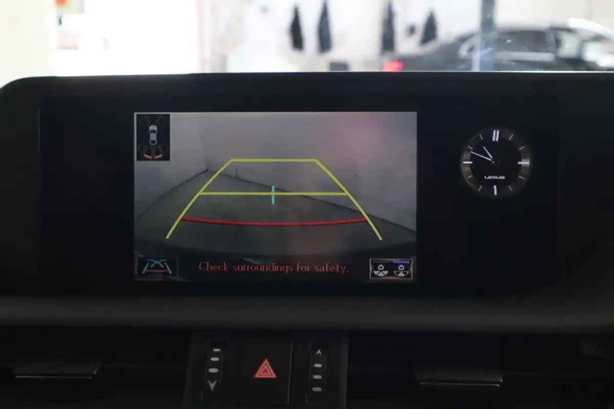 2019-lexus-es-300h-25-f-sport-big-54
