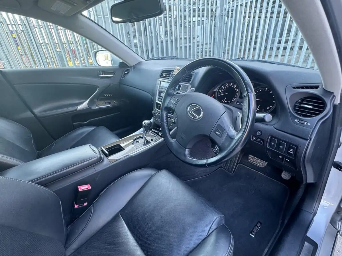 2009-lexus-is-250-25-se-l-saloon-4d-auto-big-7