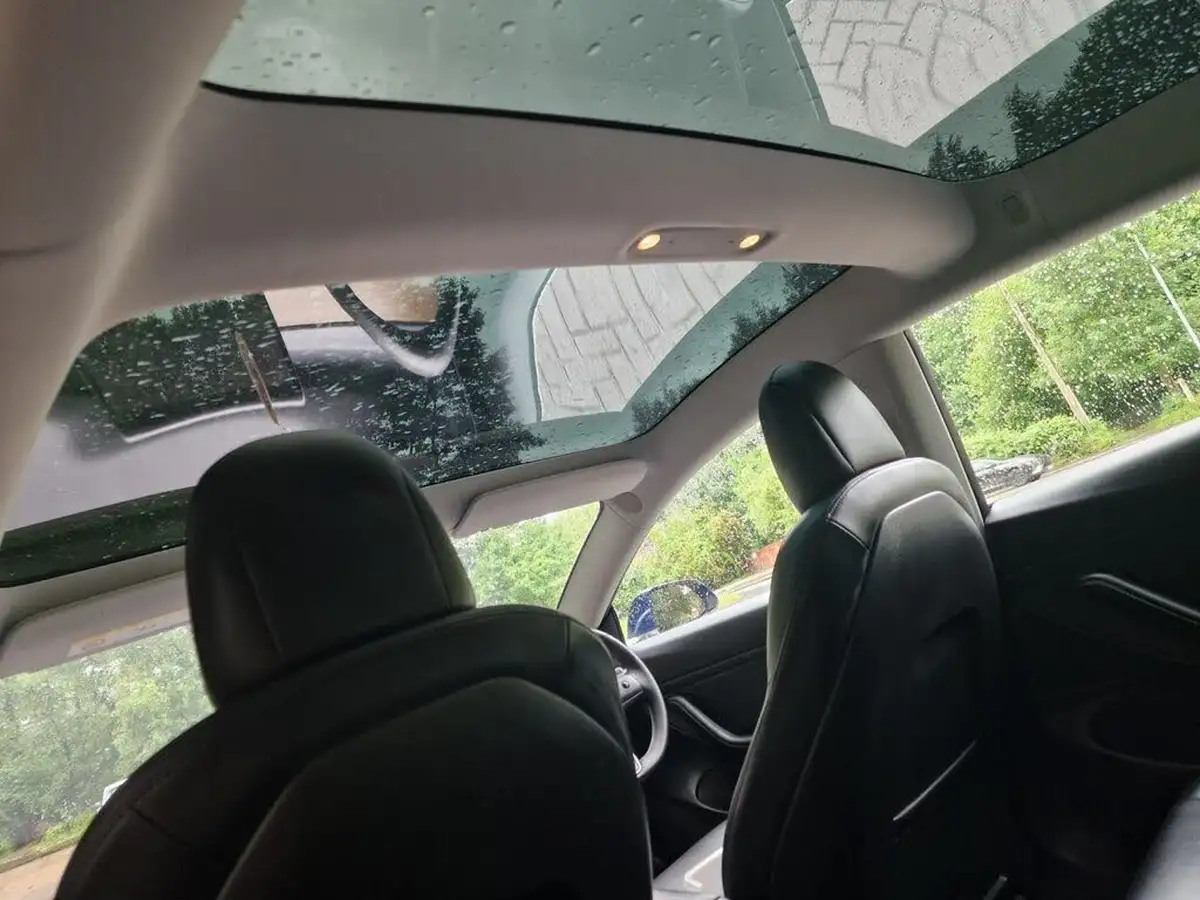 2020-tesla-model-3-e-long-range-big-56