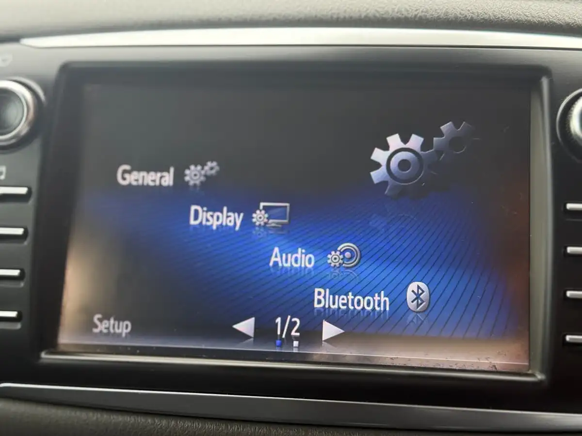 2018-toyota-yaris-15-vvt-i-icon-navi-big-21