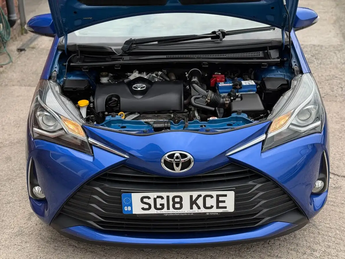 2018-toyota-yaris-15-vvt-i-icon-navi-big-45