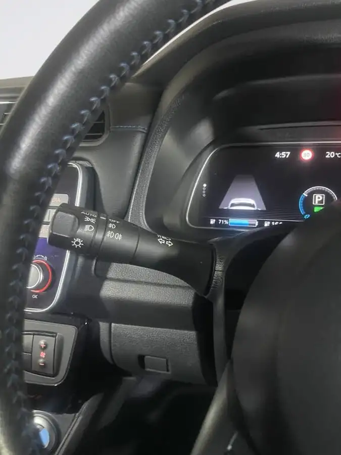 2021-nissan-leaf-e-e-tekna-big-15