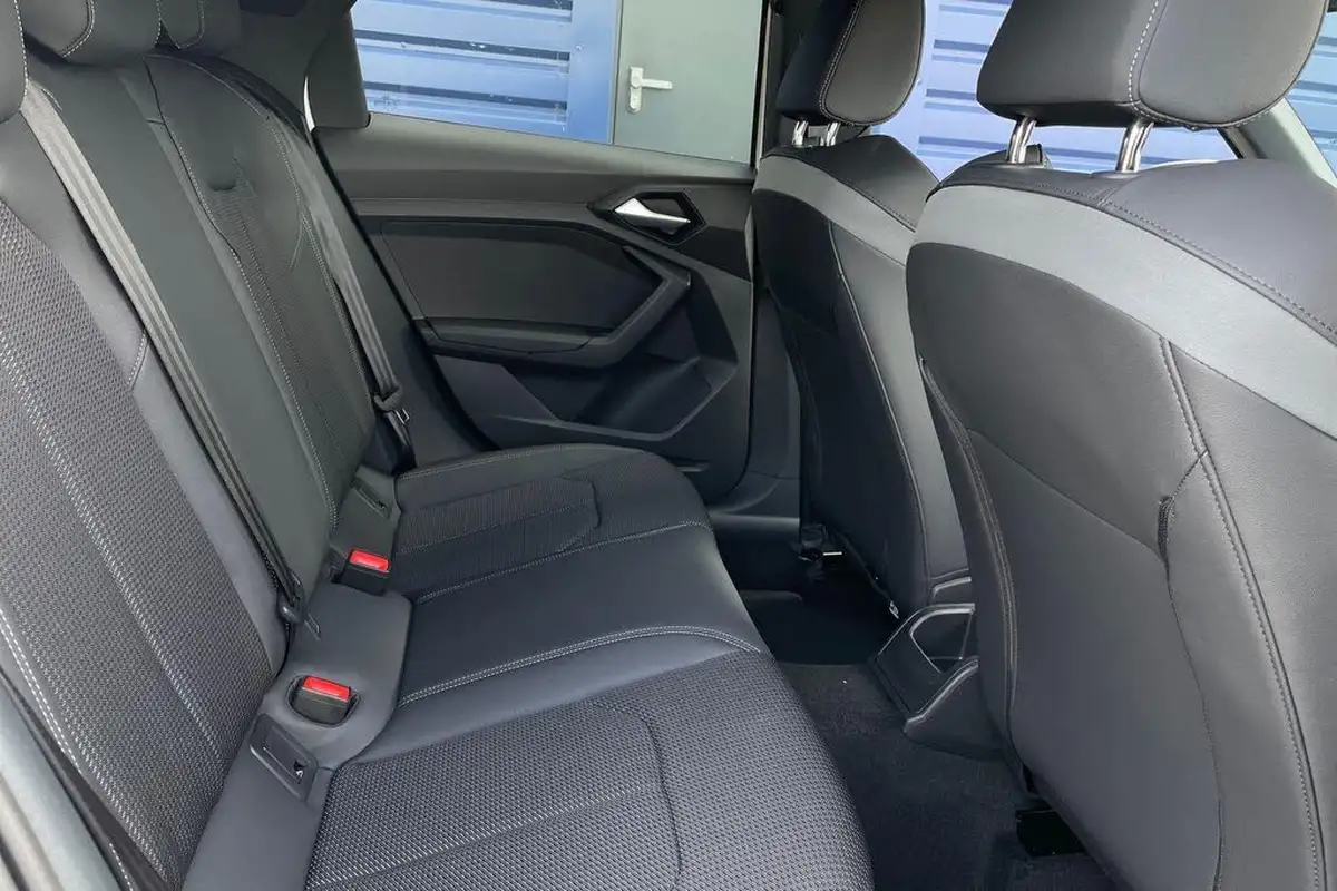 2025-audi-a1-10-30-tfsi-s-line-big-20
