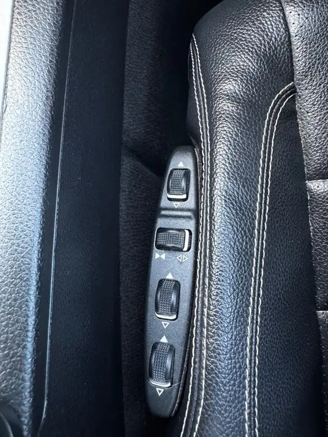 2012-mercedes-benz-e-class-21td-e220-cdi-sport-21cdi-170bhp-blue-f-cabriolet-2d-7g-tronic-big-21