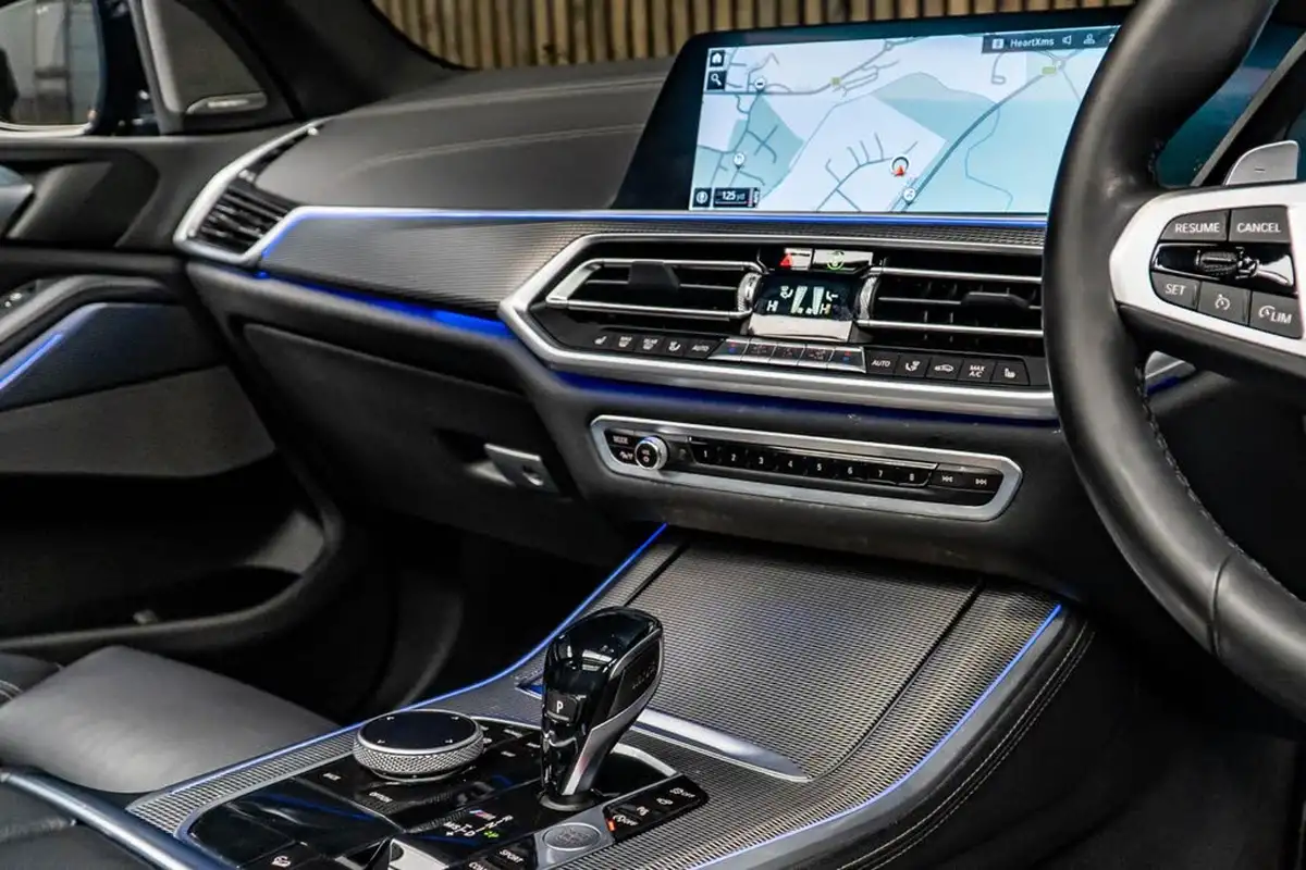 2020-bmw-x5-30td-m50d-big-24