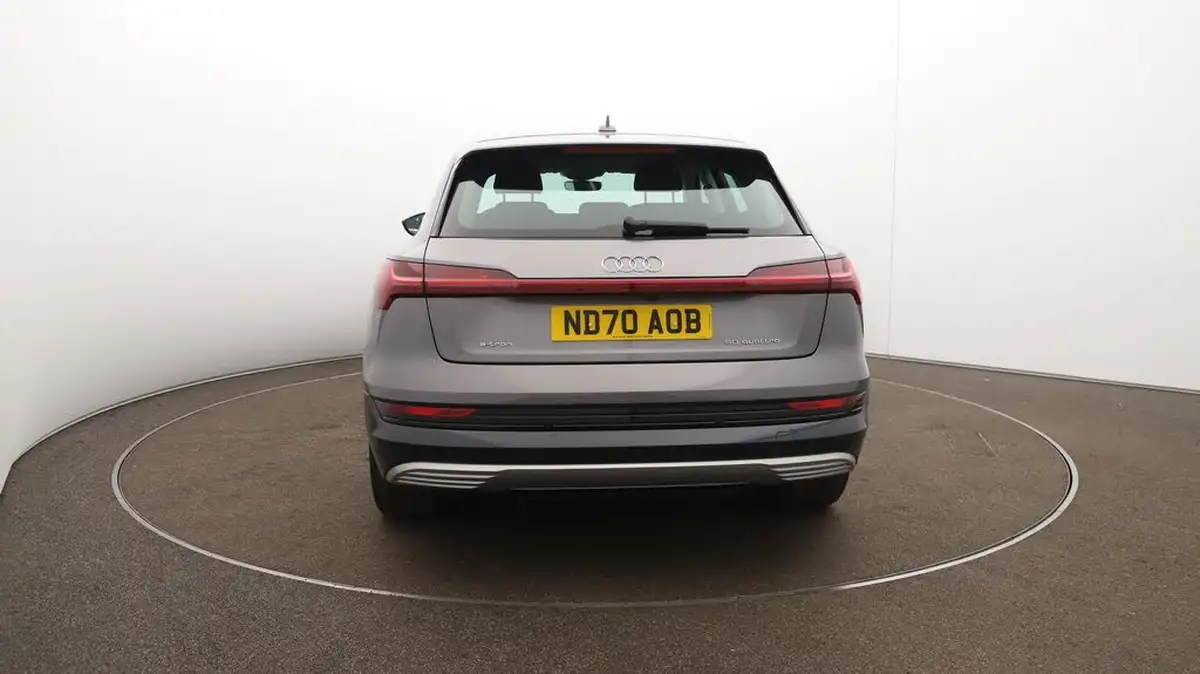 2020-audi-e-tron-50e-technik-big-60