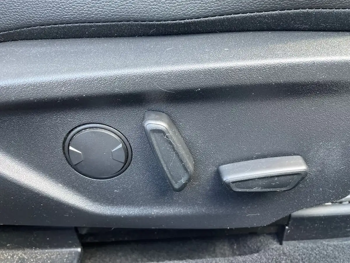 2019-ford-focus-10t-st-line-x-hatchback-big-17