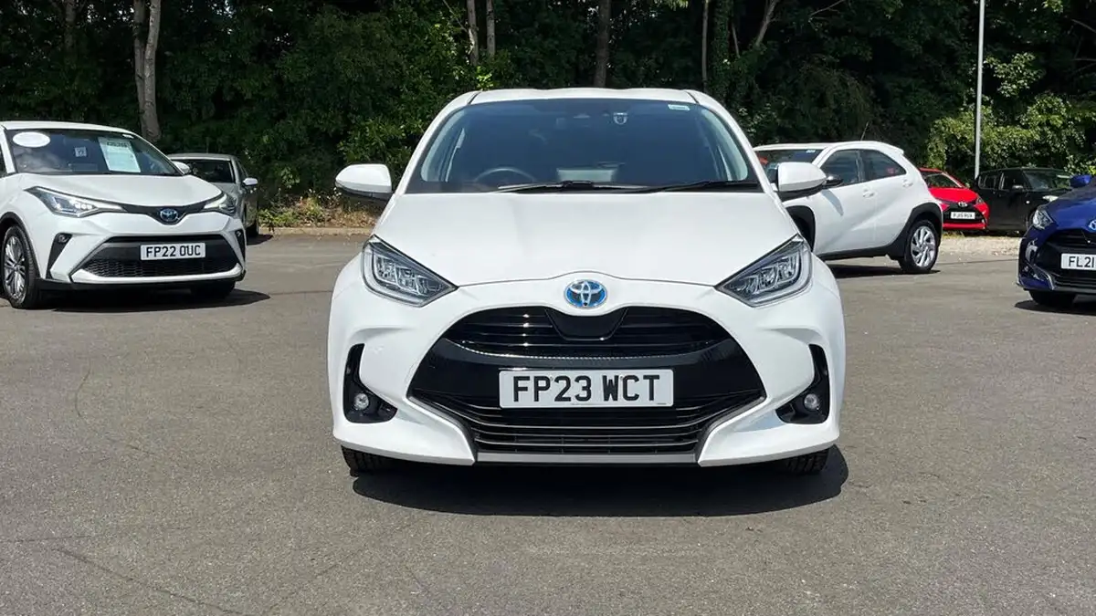 2023-toyota-yaris-15-vvt-i-design-big-14