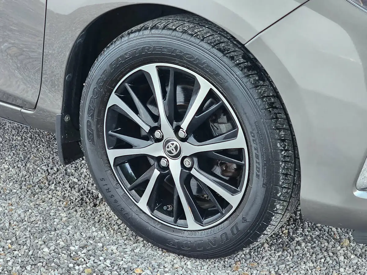 2019-toyota-yaris-15-vvt-i-icon-tech-98bhp-hybrid-1497cc-e-cvt-big-20
