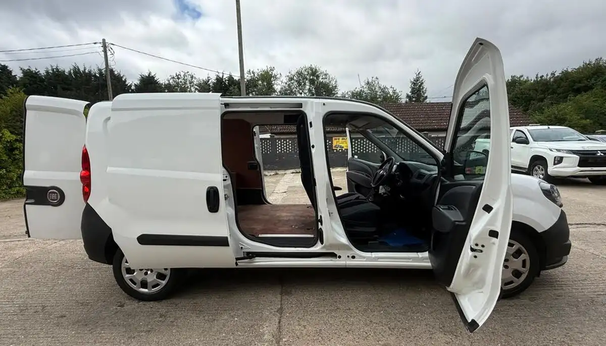 2021-fiat-doblo-cargo-16td-l2h1-maxi-tecnico-120bhpeu6dt-panel-van-big-37