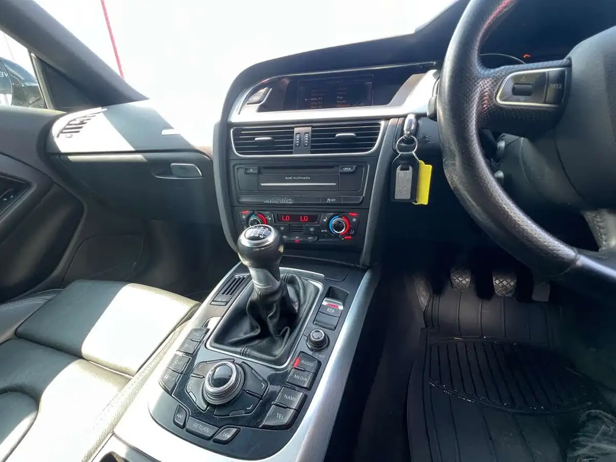 2011-audi-a5-20-tdi-s-line-big-24