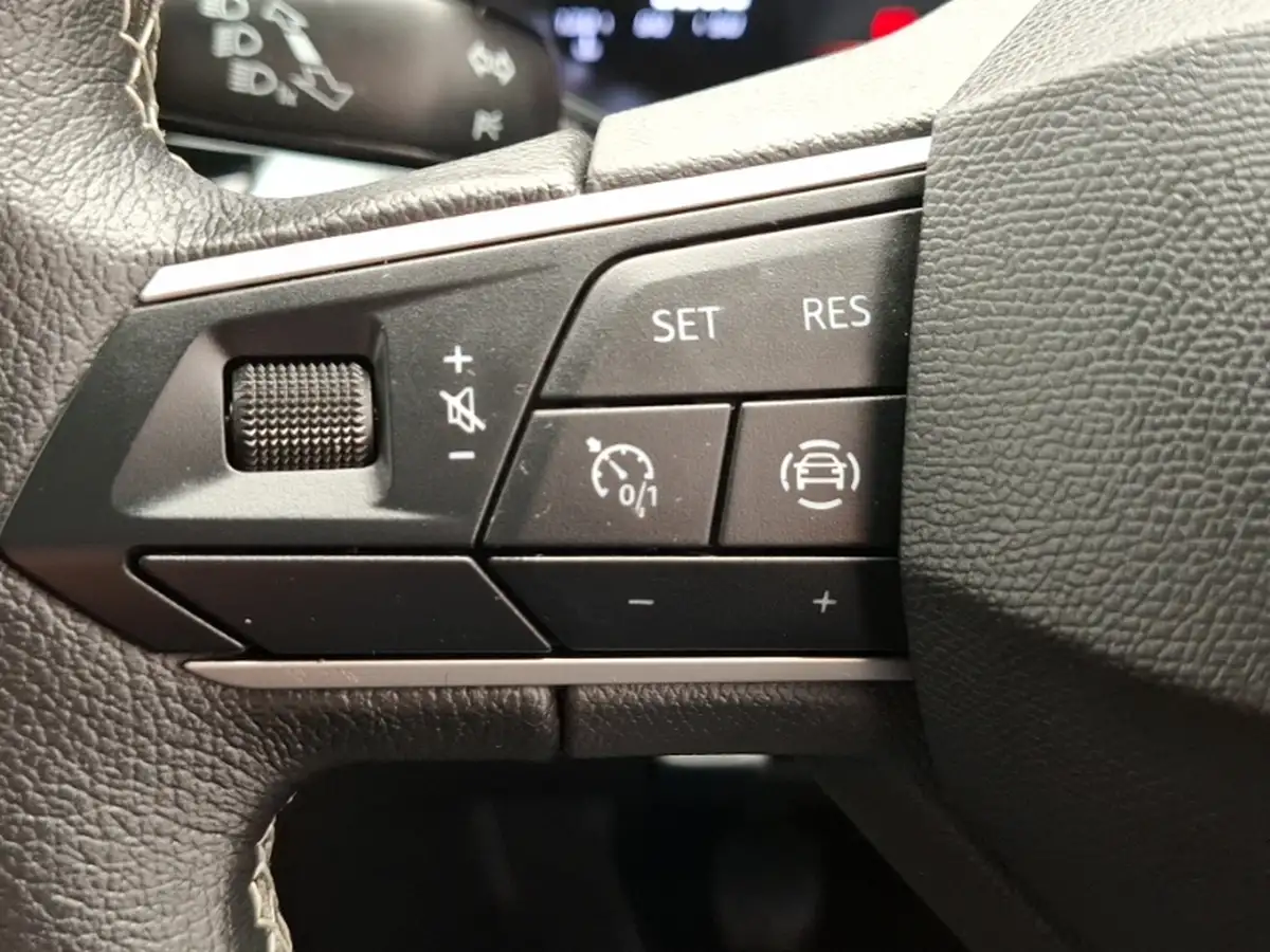 2021-tesla-model-3-e-performance-4x4-big-16