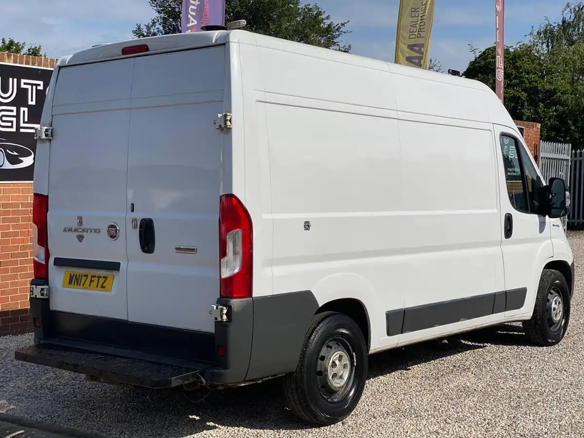 2017-fiat-ducato-20td-35-lh2-panel-big-4