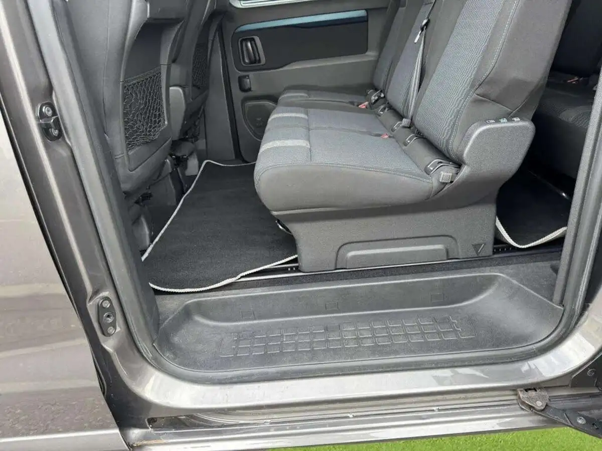 2018-peugeot-traveller-16-bluehdi-active-115ps-standardss-big-16