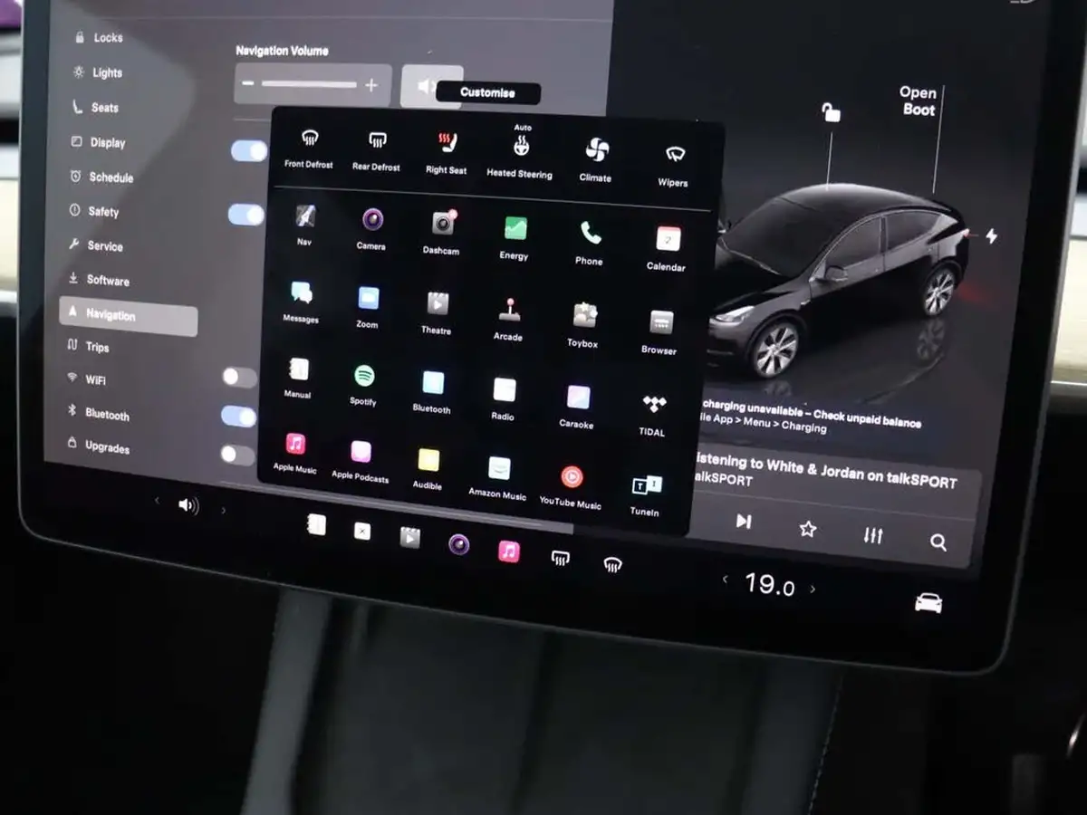 2022-tesla-model-y-e-rwd-big-35