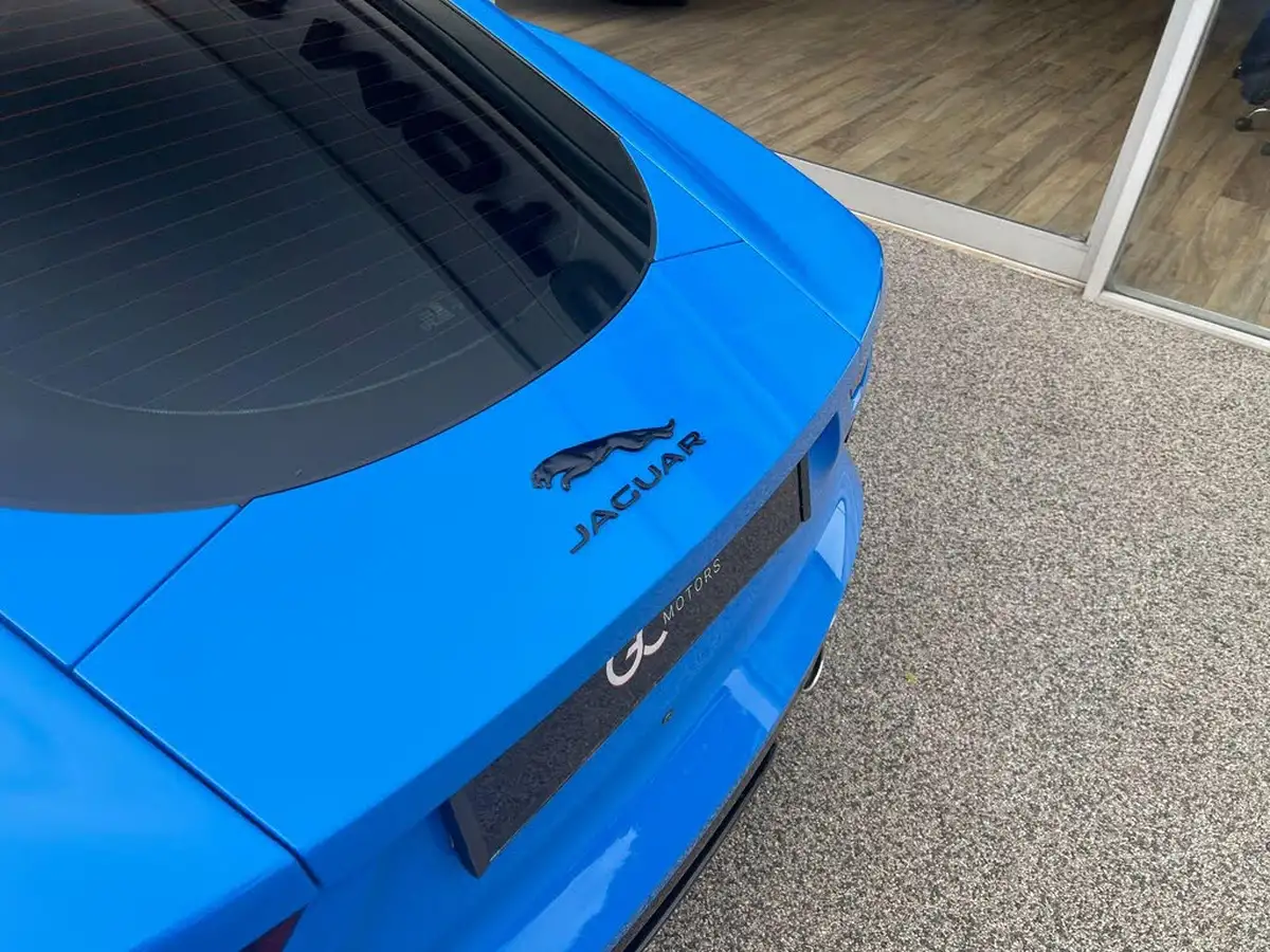 2021-jaguar-f-type-50-v8-sc-reims-edition-big-55