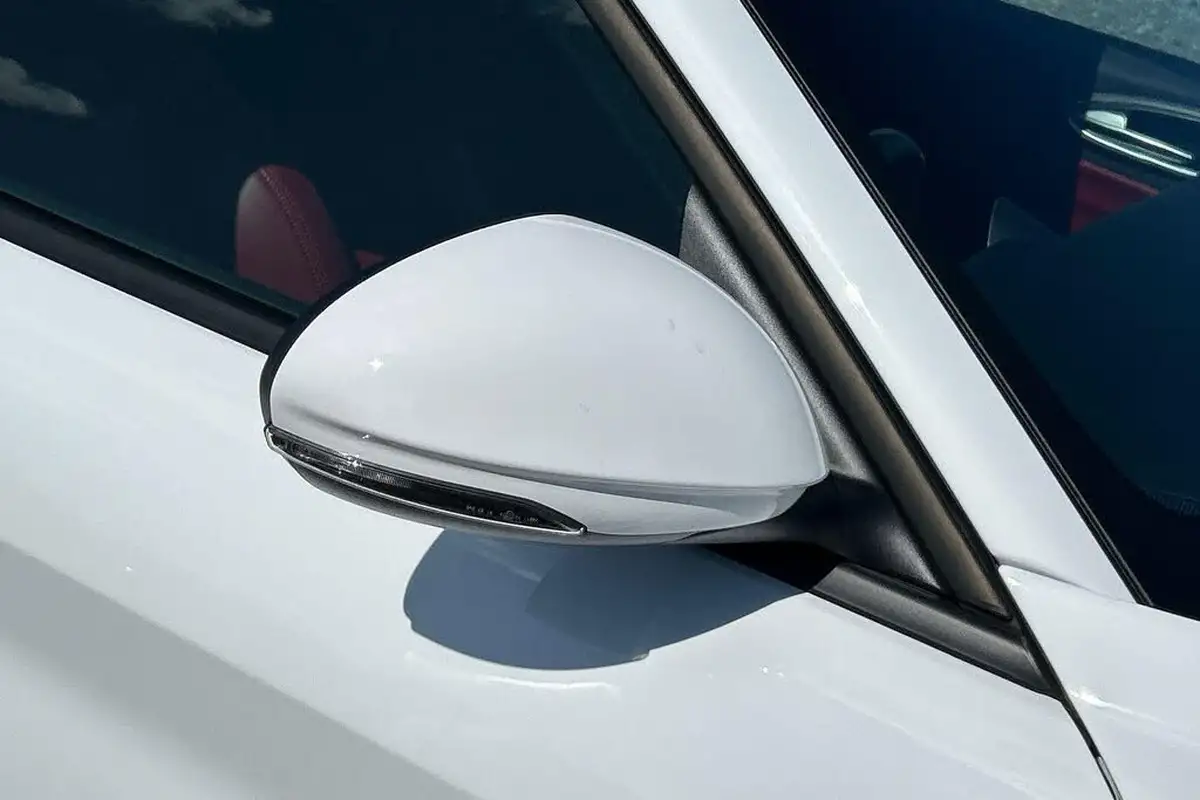 2021-alfa-romeo-giulia-20-veloce-276bhp-big-28