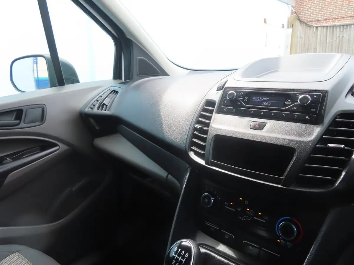 2021-ford-transit-connect-big-47