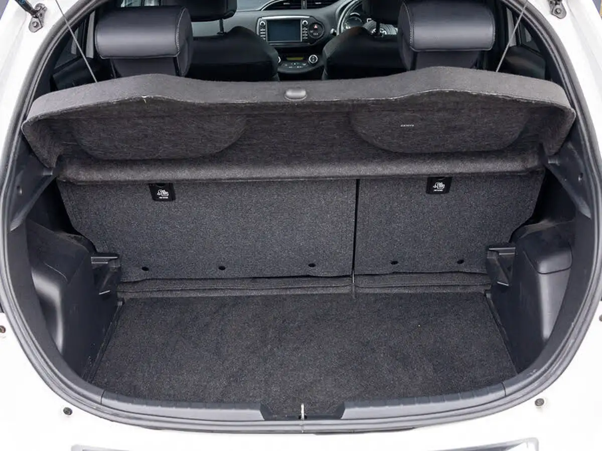 2019-toyota-yaris-15-vvt-i-gr-sport-big-18