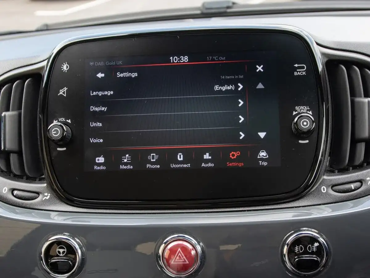 2022-fiat-500-10-dolcevita-big-26
