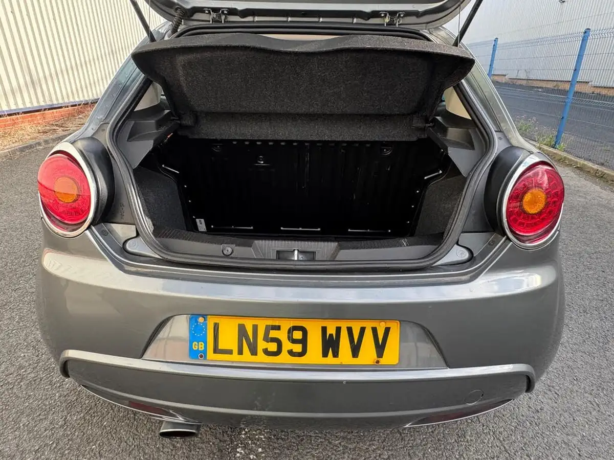 2009-alfa-romeo-mito-14-lusso-16v-big-13