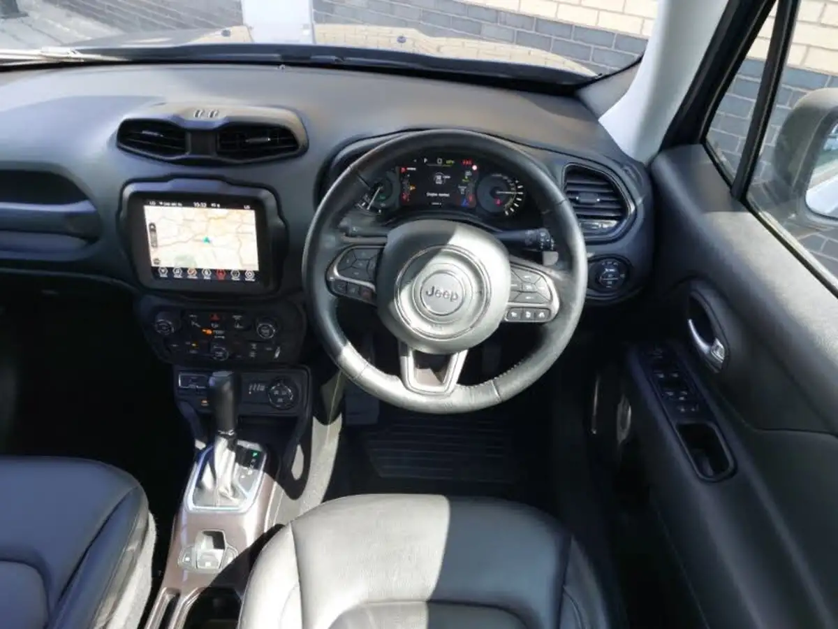 2020-jeep-renegade-13-gse-limited-phev-big-6