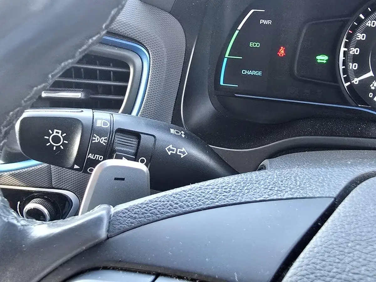 2018-hyundai-ioniq-16-gdi-premium-se-hybrid-big-40