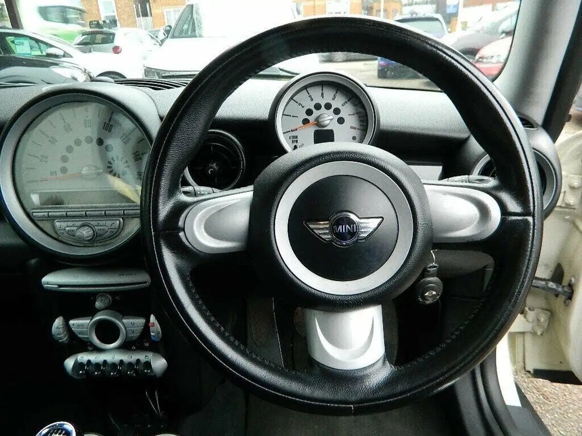 2010-mini-clubman-16-cooper-122bhp-big-38
