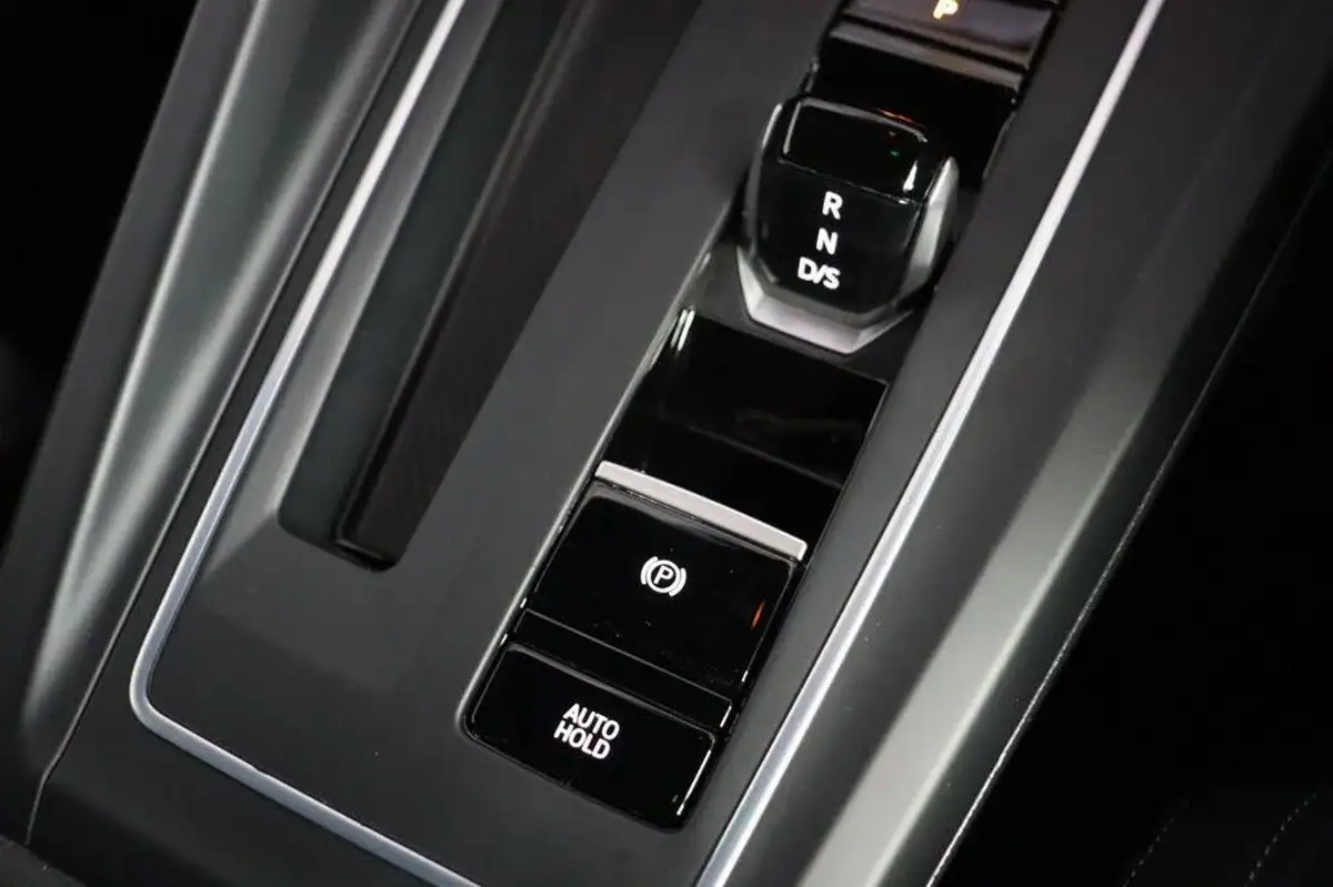 2021-volkswagen-golf-20tdi-gtd-big-33